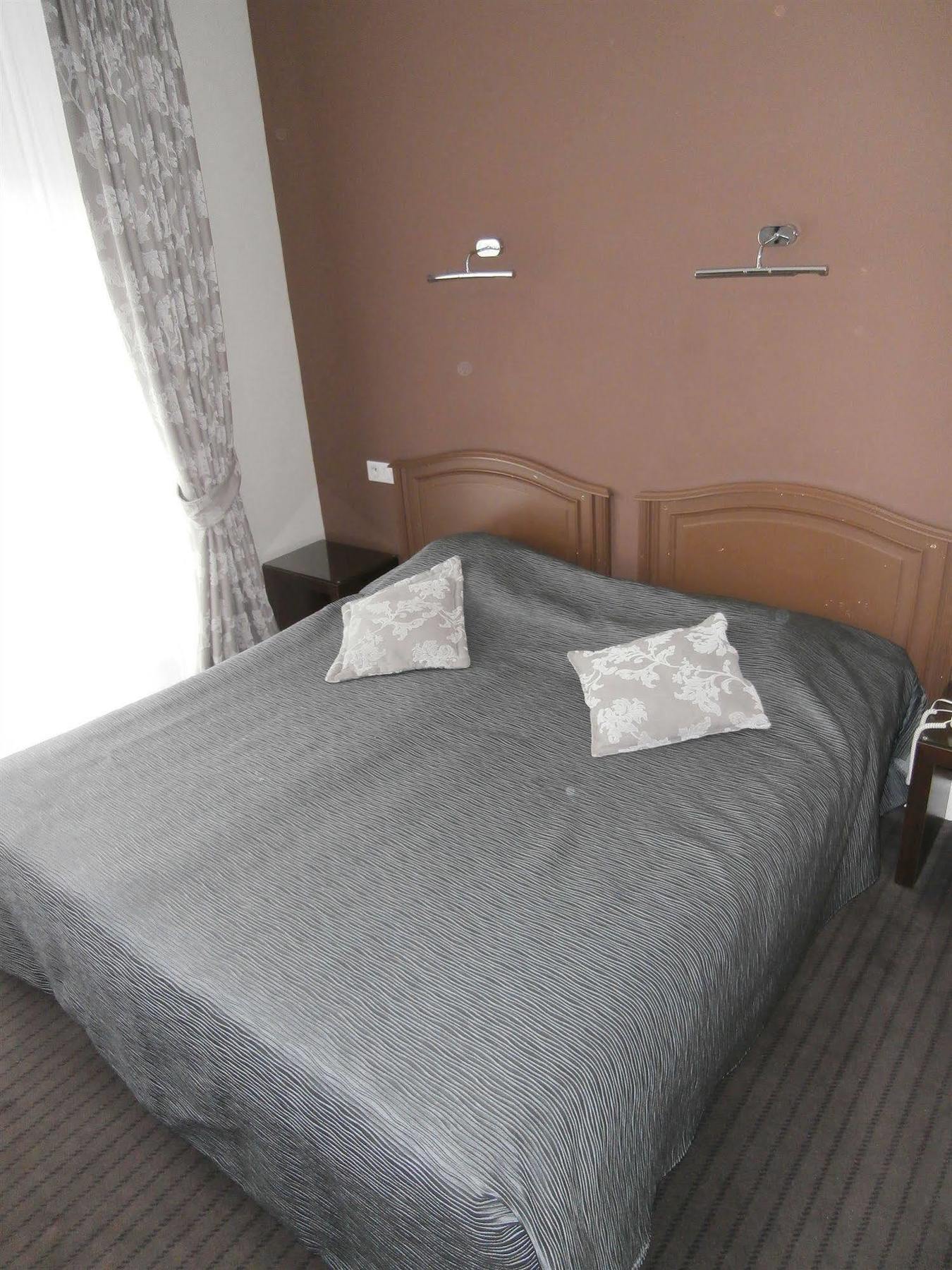 Hotel De La Paix เฌราร์แมร์ ภายนอก รูปภาพ